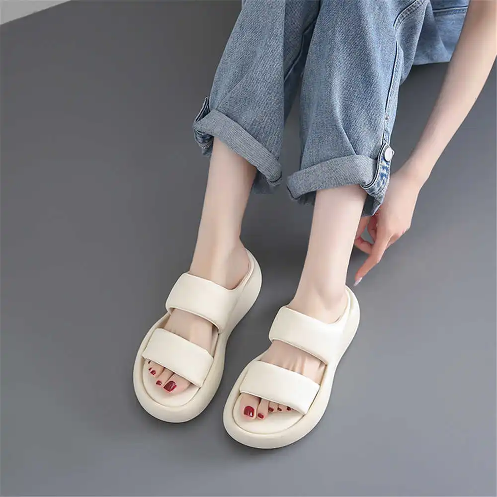 Size 39 Strips Summer Shoes Sa - Aquatic Sports Center reseña y precio